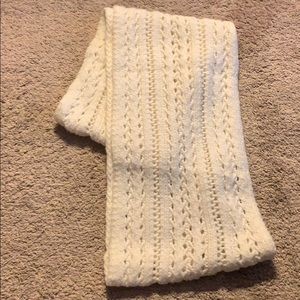 NWT Gilly Hicks White Infinity Scarf